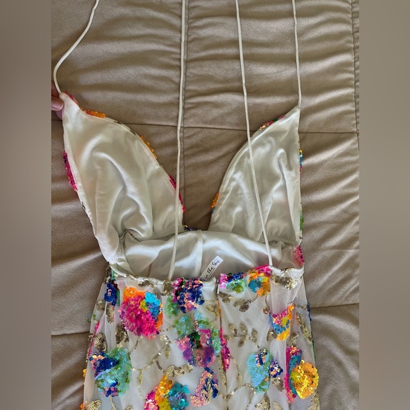 EUC Lucky in the sky halter gown white with flower sequins pattern size Medium - Picture 6 of 12